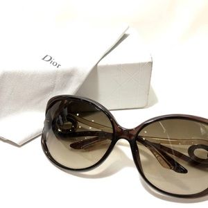 Dior Volute 2F sunnies!